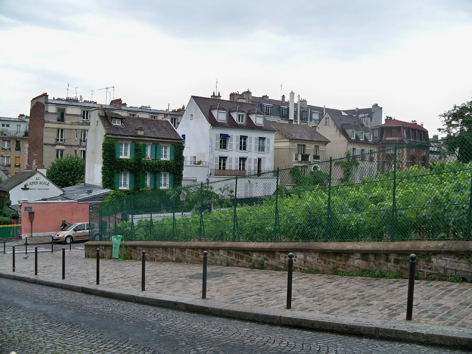 Las viñas de Montmartre junto al cabaré Lapin Agile en la colina de París