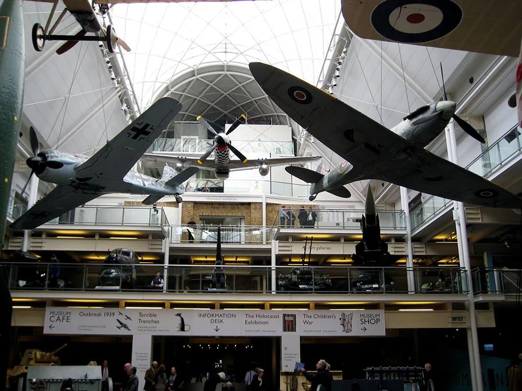Aviones en el Museo Imperial de la Guerra de Londres