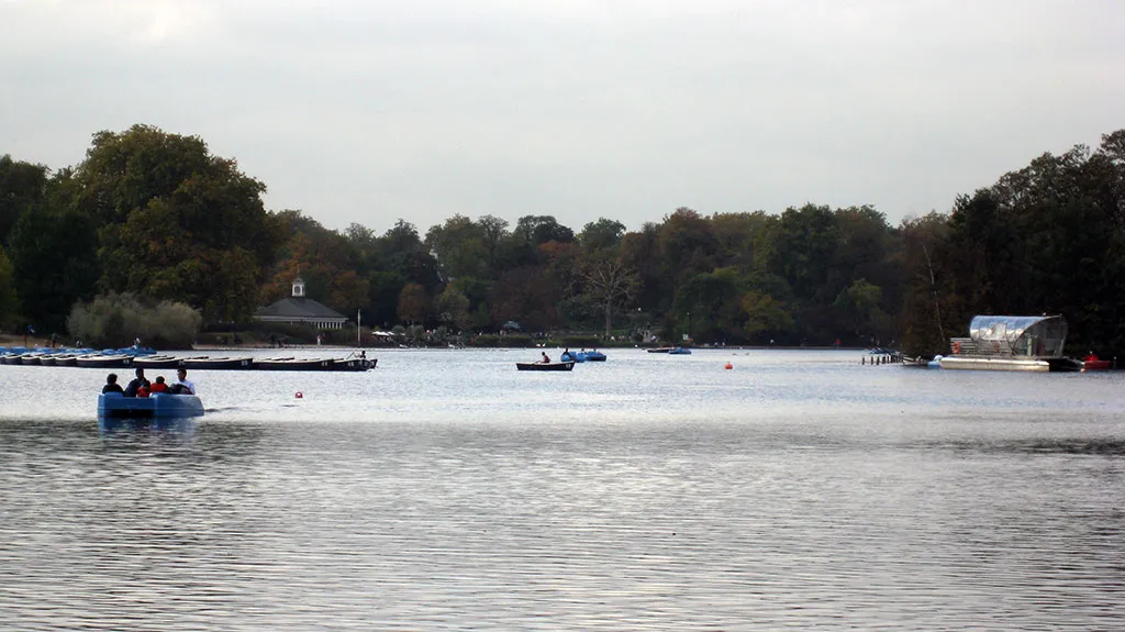 Foto de las Barcas en el Lago del Hyde Park de Londres