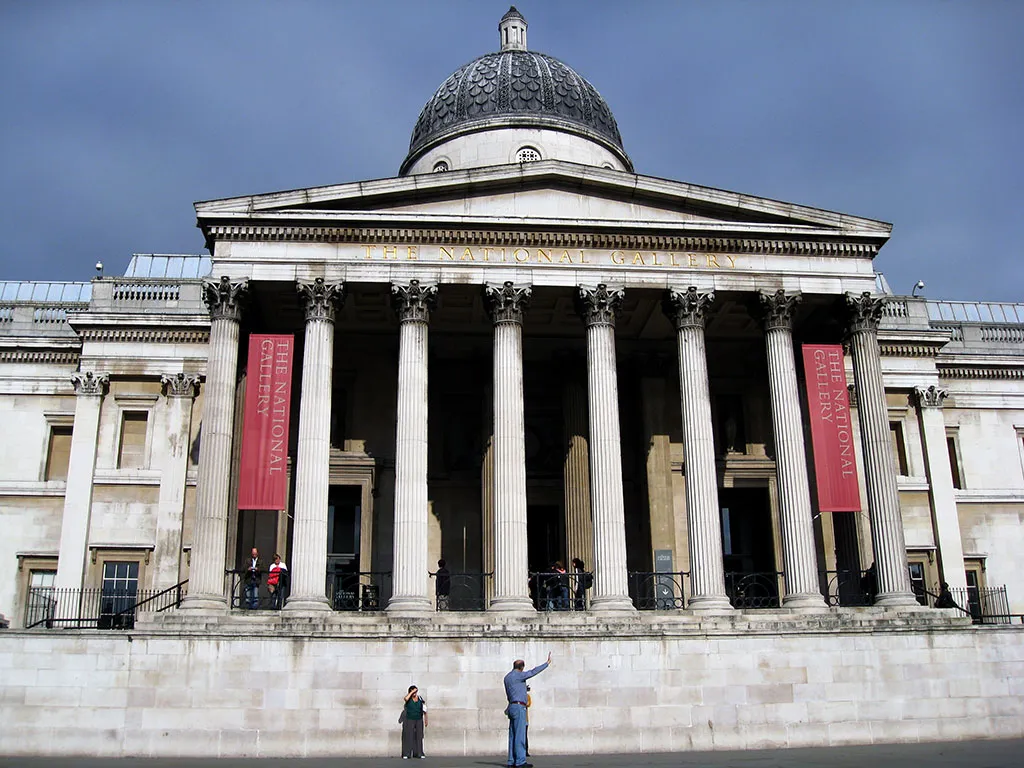 Detalle de la fachada del National Gallery