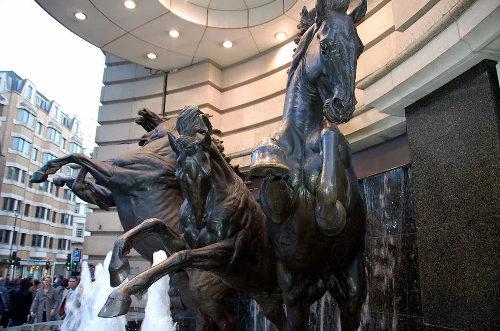 Fuente de Caballos en Piccadilly Circus