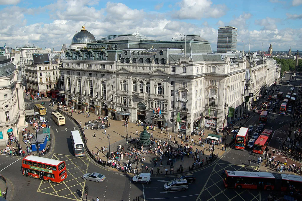 Plaza Piccadilly Circus vista desde un balcón