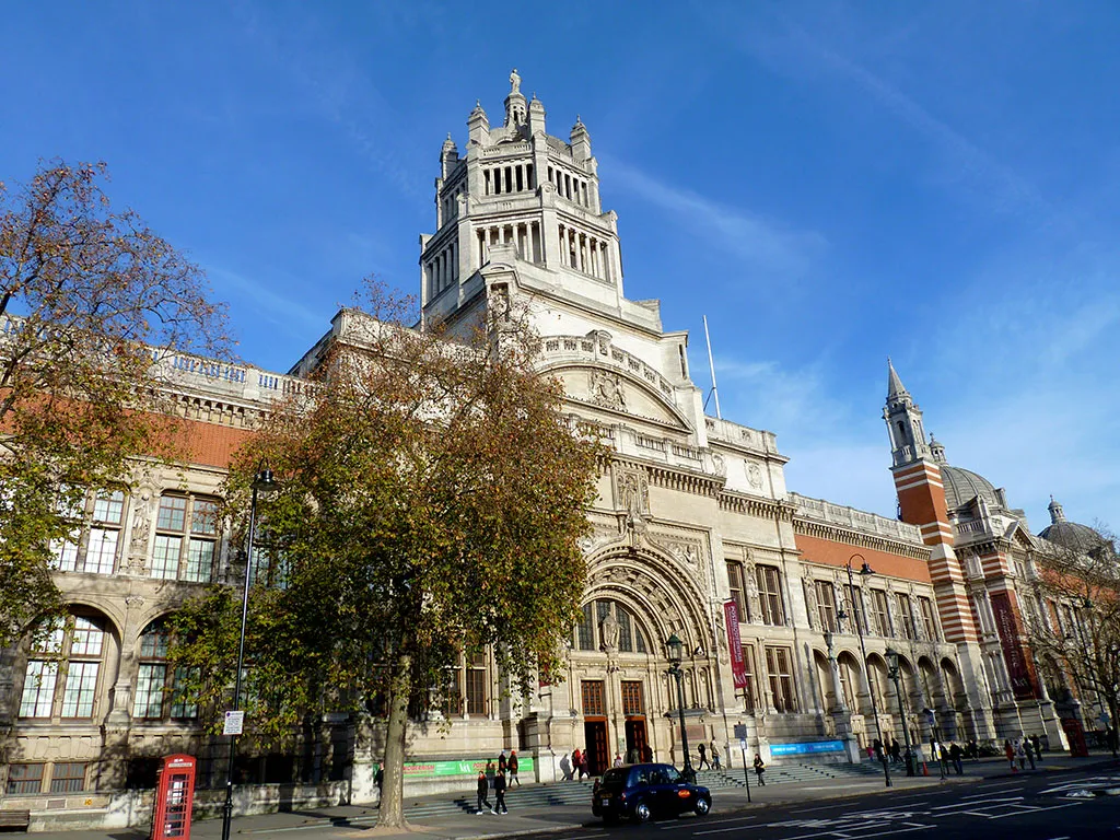 Fachada del Victoria & Albert Museum de Londres