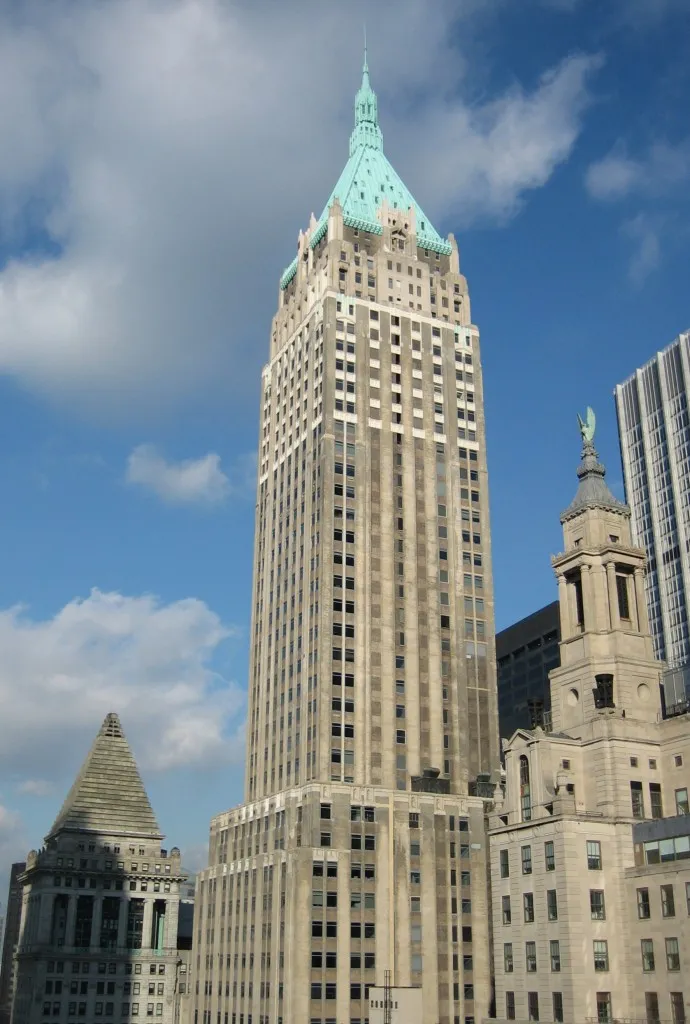 El edificio Trump (The Trump Building en inglés) también conocido como 40 Wall Street o como se llam