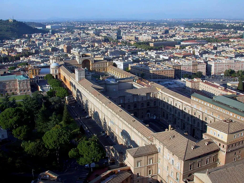 Museos Vaticanos vistos desde la cúpula de la Basílica de San Pedro