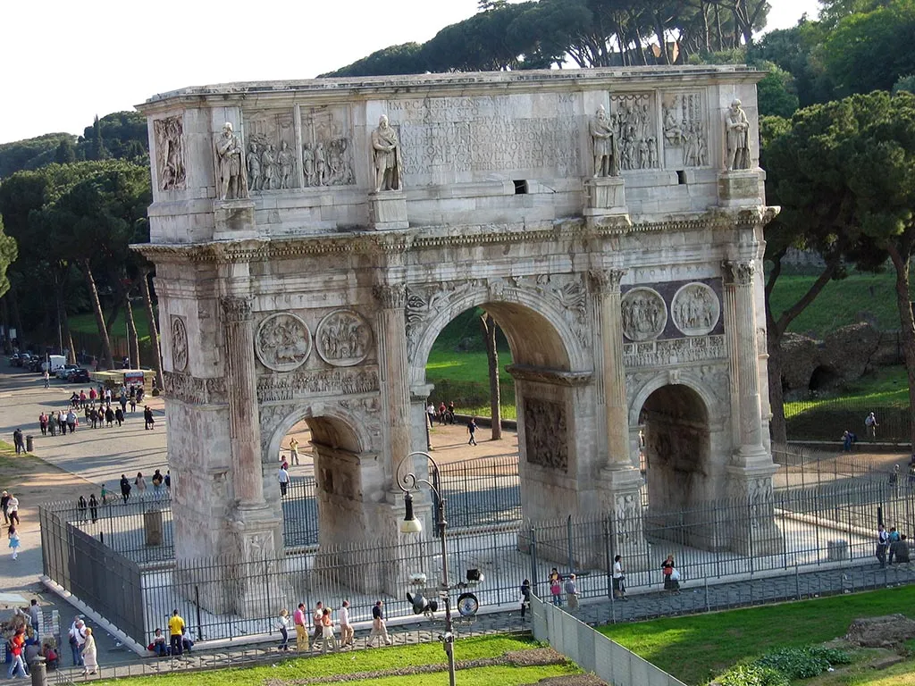 Foto del Arco de Constantino desde el Coliseo