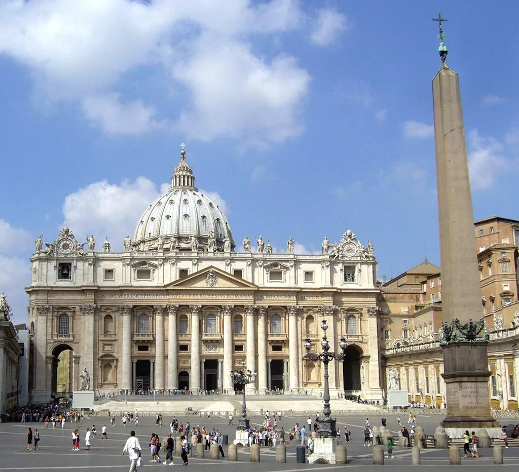 Obelisco de la Plaza San Pedro del Vaticano