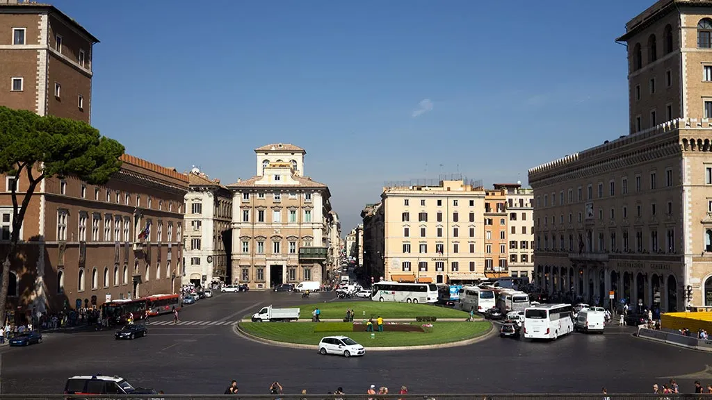 Foto de la Plaza Venecia ralizada desde el Monumento a Vittorio Emmanuele II