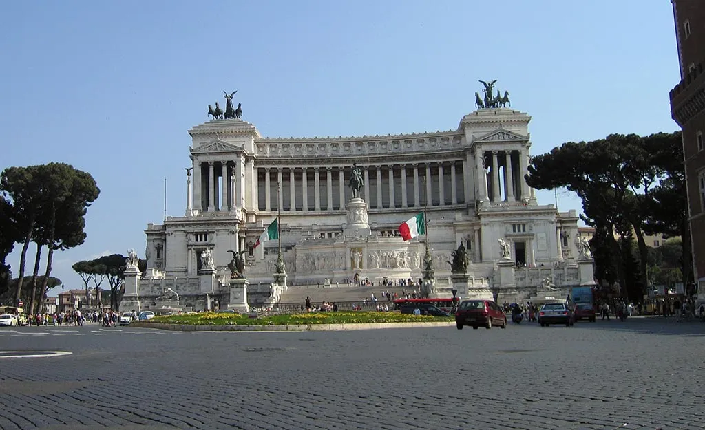 Plaza Venecia de Roma con el monumento a Vittorio Emmanuele II